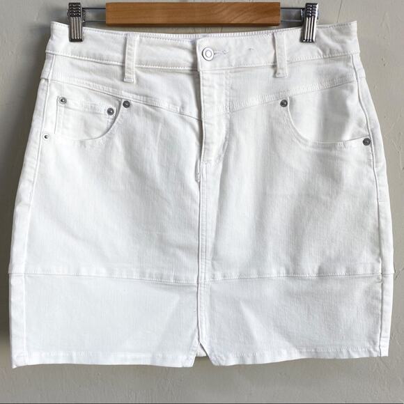 NWT Chelsea & Violet South Of France White Denim Mini Skirt‎ - Picture 1 of 6
